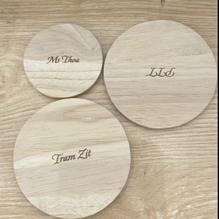 Khắc lên nắp gỗ nến thơm độc đáo
