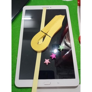 combo 140 giấy xếp sao màu vàng như hình