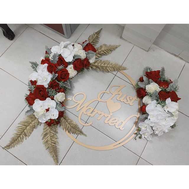 HOA XE CƯỚI TRẮNG ĐỎ