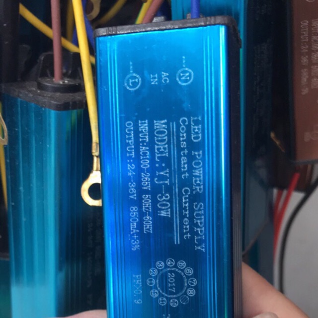 Chấn lưu đèn pha Led 30w