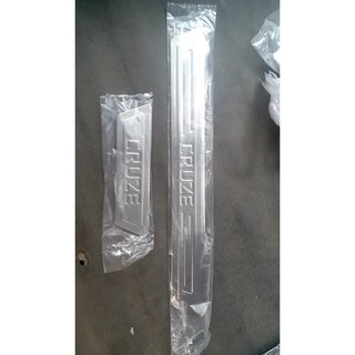Bộ 4 nẹp chân ngoài inox xe Chevrolet Cruze 2010-2018