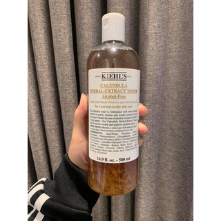 Toner thần thánh của Kiehls 𝐂𝐀𝐋𝐄𝐍𝐃𝐔𝐋𝐀 𝐇𝐄𝐑𝐁𝐀𝐋-𝐄𝐗𝐓𝐑𝐀𝐂𝐓 𝐓𝐎𝐍𝐄𝐑 𝐀𝐥𝐜𝐨𝐡𝐨𝐥 𝐅𝐫𝐞𝐞 500ml