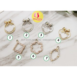 Cành lá kim loại, center đá đính hoa vải handmade
