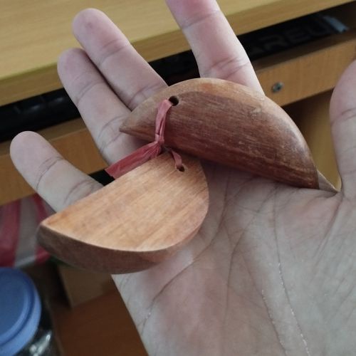 quẻ gỗ xin keo