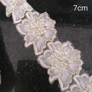 Ren hoa trang trí , trắng  và xanh lá , size 7cm.(1 mét/12k)