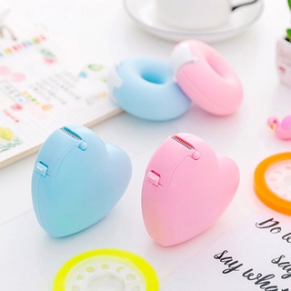 Cắt băng dính hình trái tim và hình tròn xinh xắn
