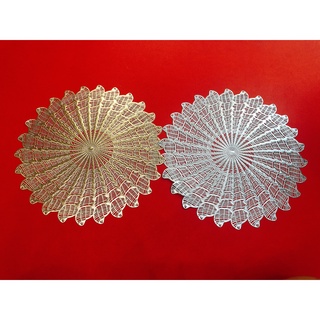 Tấm lót bàn ăn, lót lọ hoa, placemat, nhựa dẻo màu bạc, đường kính 38cm, xinh, rẻ, tiện lợi