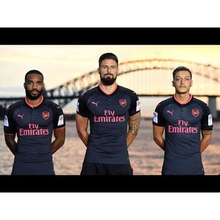 BỘ ARSENAL SÂN KHÁCH 17-18