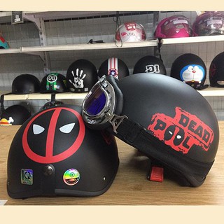 Mũ bảo hiểm nửa đầu DEADPOOL có kèm kính, hàng chính hãng khóa đỏ, xốp ép nhiệt chắc chắn