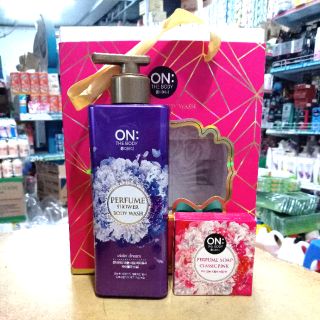 Hộp quà sữa tắm ON:THE BODY 500ml&amp; bánh xà bông nước hoa 125g