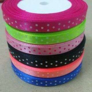1 cuộn ruban satin 1cm chấm bi