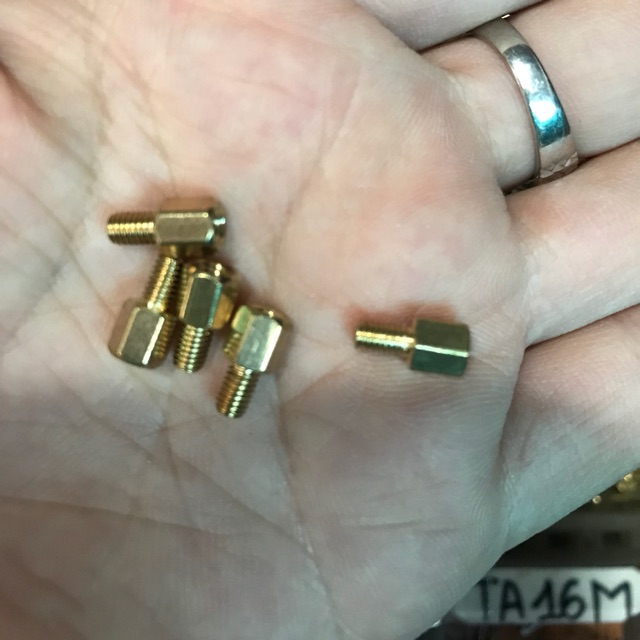 10 chiếc cọc đồng 0,5 cm