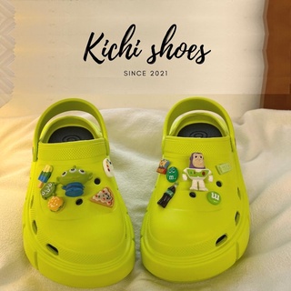 Dép sục crocs đế cao dày phiên bản đặc biệt hình toy Giày sục cross đế bằng kèm sticker Kichi Shoes