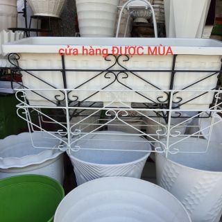 Khung treo chậu dài 63cm.