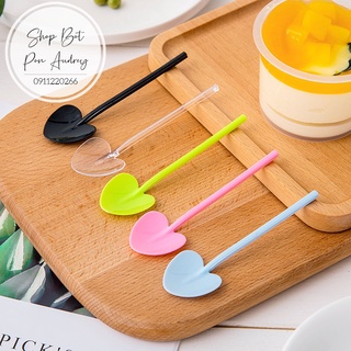 Xẻng Múc Bột Trái Tim (màu về ngẫu nhiên tùy đợt)