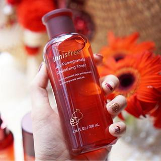 Nước Hoa Hồng Làm Sáng Da Ngăn Ngừa Lão Hóa Chiết Xuất Từ Lựu Innisfree Jeju Pomegranate Revitalizing Toner 200ml