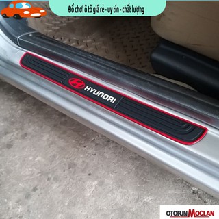 Nẹp bước chân cao su chống xước xe hyundai