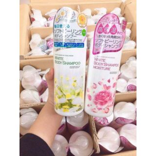 Sữa tắm trắng da Manis 450ml