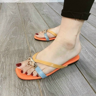 Dép Nữ Đế Bệt Mẫu Mã Tươi Trẻ Siêu Tiện Lợi Có 2 Màu Cam Và Đen Size 35 - 39
