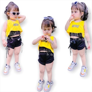 Set áo croptop kèm quần đùi dây rút cá tính cho bé