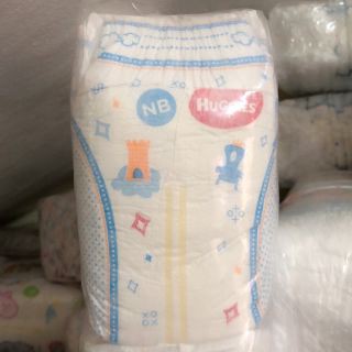 Bỉm dán/quần Huggies NB/S/M/L 100 MIẾNG