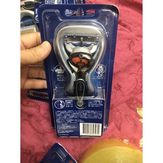 Dao cạo râu 5 lưỡi  GILLETTE FUSION 5+1 NHật bản ( hàng nội địa)