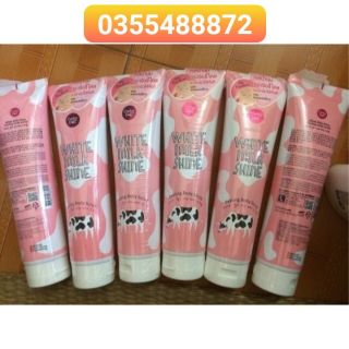 Tẩy da chết toàn thân WHITE MILK SHINE cathy doll 320ml - Thái Lan