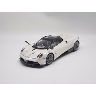Xe Mô Hình Pagani Huyara 1:18 LCD ( Trắng)