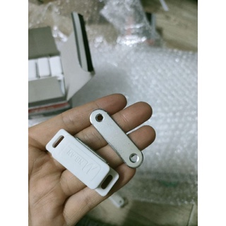 nam châm hít cửa tủ bát tủ gỗ tài liệu văn phòng 45*15*17mm