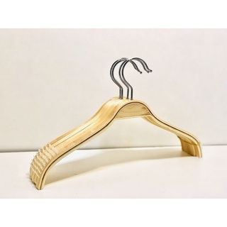 combo 50 móc gỗ tre vai đệm người lớn màu vàng,móc treo quần áo bằng gỗ tre, size 38cm,vai đệm chống tuột.