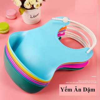 Yếm ăn dặm FREESHIPYếm ăn dặm nhựa dẻo silicon có máng hứng chống thấm nước cho bé