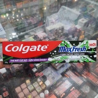 Kem đánh răng Colgate MaxFresh tinh chất than tre 200g