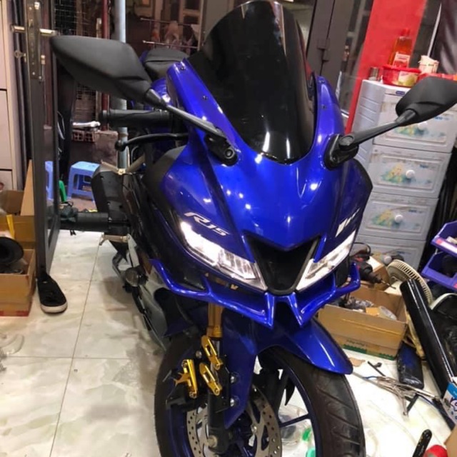 Kính gió r15 v3