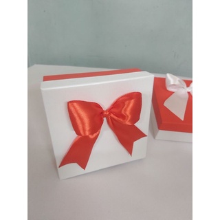 Hộp quà vuông đính nơ 14x14 cao 5cm