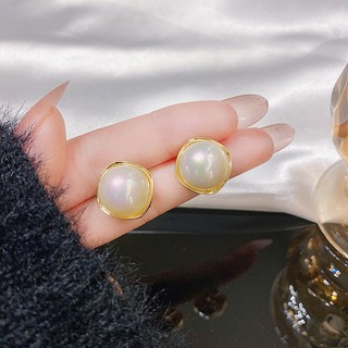 Khuyên tai VUONG8 ngọc trai nhân tạo viền sang chảnh