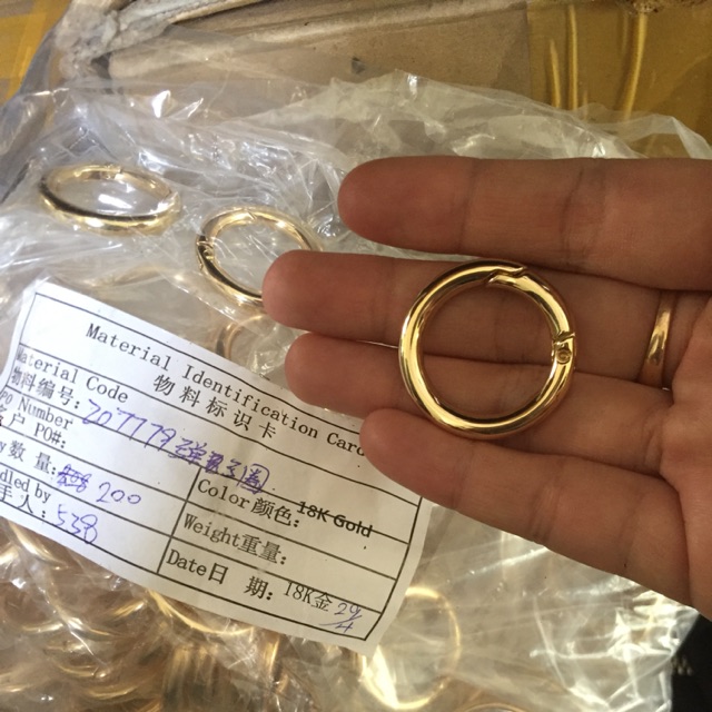 Móc tròn bật