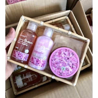 Hộp Quà Tặng Bộ 3 Sản Phẩm Chăm Sóc Da Toàn Diện Kustie Cherry Blossom Hương Hoa Anh Đào 100mlx 3