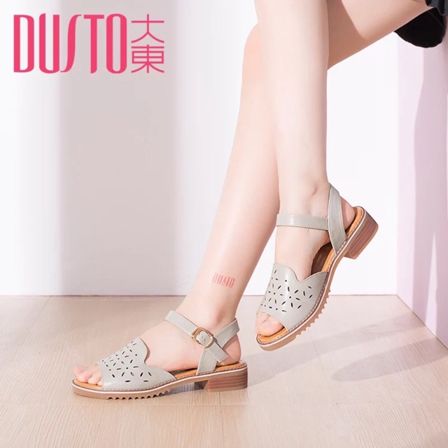 Sandal Dusto holiday