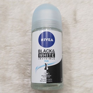 Lăn Khử Mùi Nivea Black &amp; White Ngăn Vệt Ố Vàng 50ml (nữ)