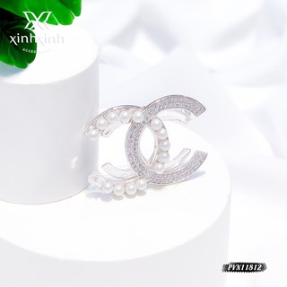Tag cài áo chữ C lồng đính hạt đính đá nhân tạo - Xinh Xinh Accessories
