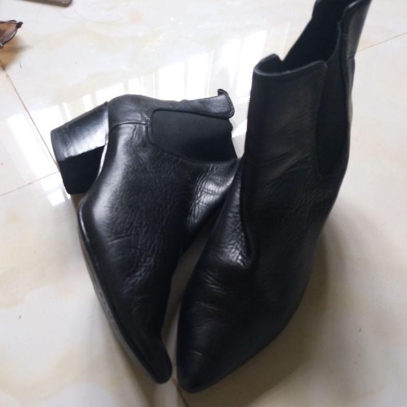 giày bôt size 37
