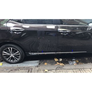 Nẹp sườn hông xe Toyota Altis đời 2014-2020