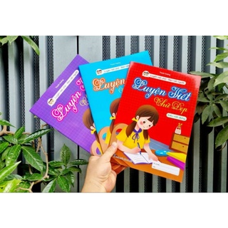 ✌ 3 quyển luyện chữ cho bé.