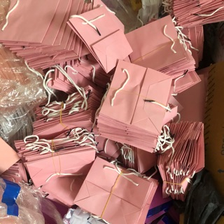 em lấy 100ea 12*15*6 = 260k, 150ea 20*21*10 = 510k, 50ea 30*25*10 = 200k + 3 phiếu giao hàng = 27k tổng của e