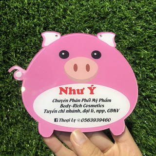Bảng hiệu mica hình chú heo - Thiết kế và in tên theo yêu cầu