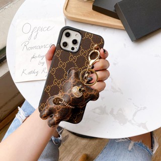 Ốp gucci nâu, gucci xám kèm móc khoá gấu