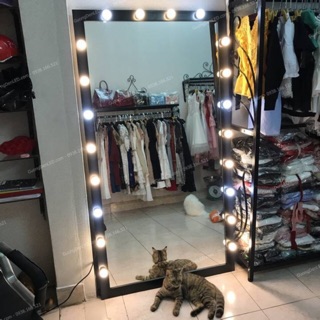 Bóng LED chiếu gương ( giá công phá)