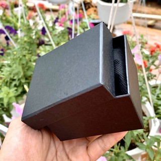 Hộp đựng đồng hồ cứng màu đen V54