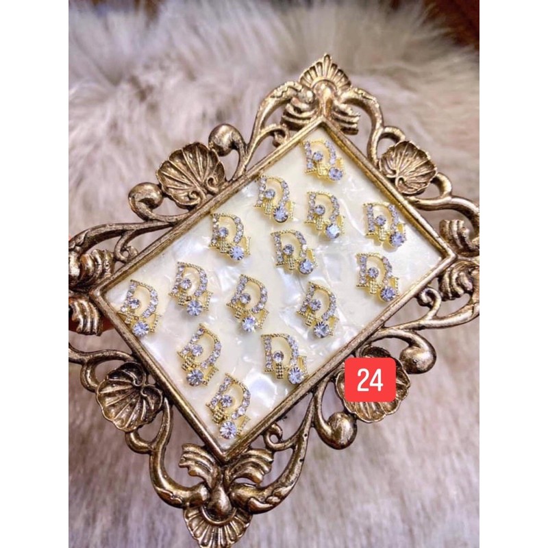 Charm mới về