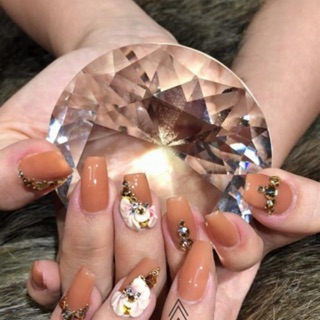 Viên kim cương nhân tạo chụp ảnh nail